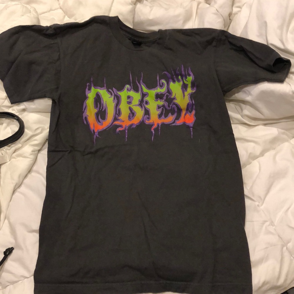 Obey t shirt